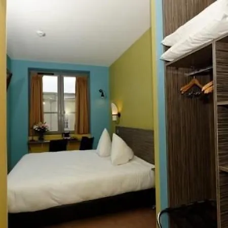 Republik Hotel 3*