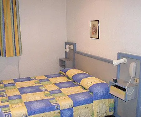Republik Otel Lyon