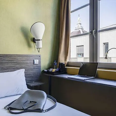 Republik Hotel 3*