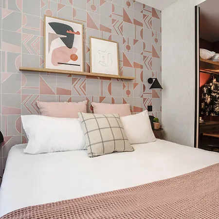 Republik Hotel 3*