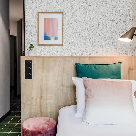 Republik Hotel 3*